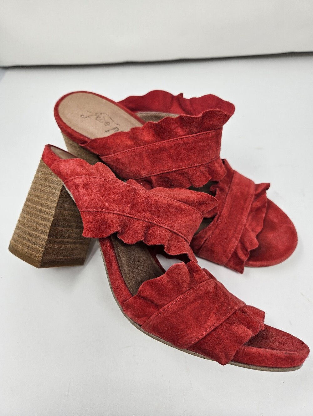 Free People Rosie Red Suede Ruffle Block Heel Sandals Wmn Size 38